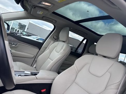 Used 2023 Volvo XC90 B6 Plus w/ Protection Package Premier AWD/4WD image 24