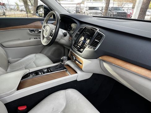 Used 2021 Volvo XC90 T6 Momentum image 49