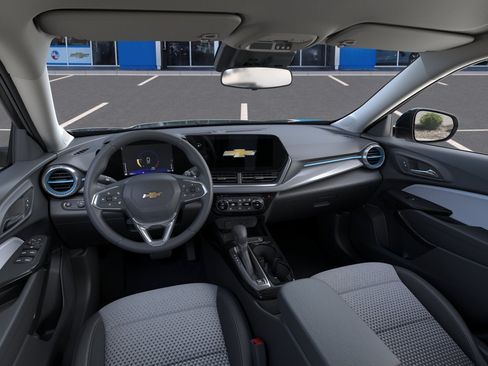 New 2026 Chevrolet Trax LT w/ LT Convenience Package FWD image 39
