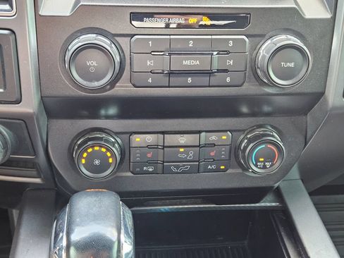 Used 2020 Ford F150 XLT w/ Equipment Group 302A Luxury AWD/4WD image 19