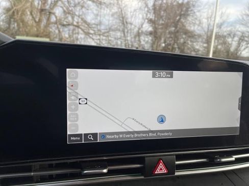 Used 2024 Hyundai Elantra SEL image 12