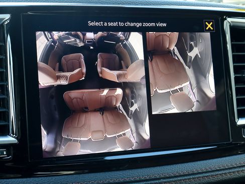 Used 2024 Chrysler Pacifica Pinnacle image 36