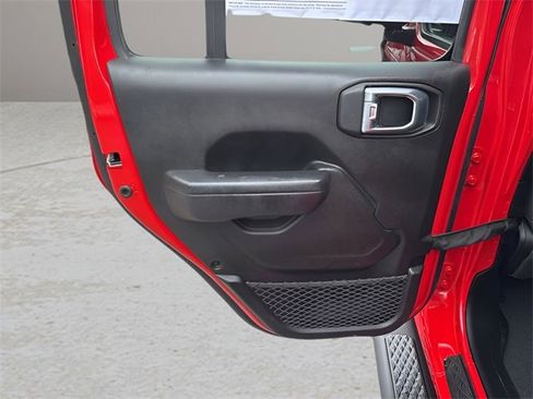 Used 2024 Jeep Gladiator Mojave w/ Technology Group image 18