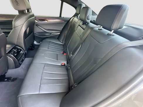 Used 2023 BMW 540i w/ Convenience Package image 25