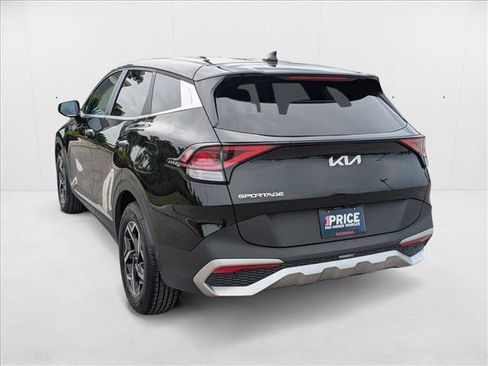 Used 2024 Kia Sportage LX image 8