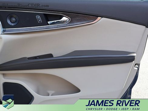 Used 2019 Lincoln Nautilus Reserve AWD/4WD image 8