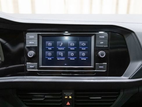 Used 2024 Volkswagen Jetta SE w/ Panoramic Sunroof Package FWD image 24