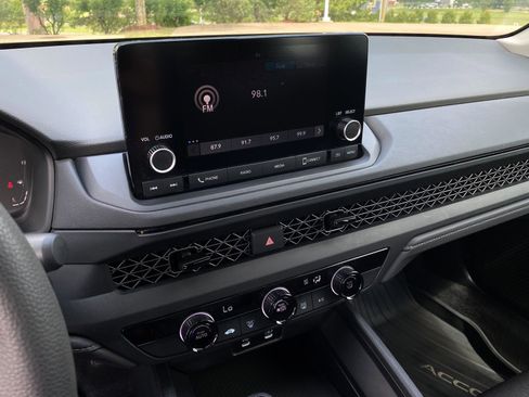 Used 2023 Honda Accord LX image 15