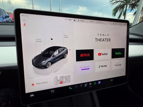 Used 2023 Tesla Model 3 Standard Range RWD image 32