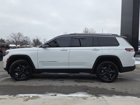 Used 2022 Jeep Grand Cherokee L Limited image 24