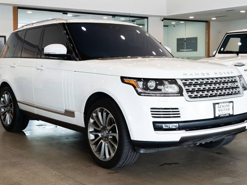 Used 2017 Land Rover Range Rover HSE AWD/4WD image 3
