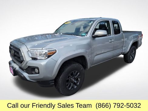 Certified 2023 Toyota Tacoma SR5 image 1