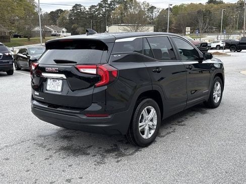 Used 2024 GMC Terrain SLE image 7