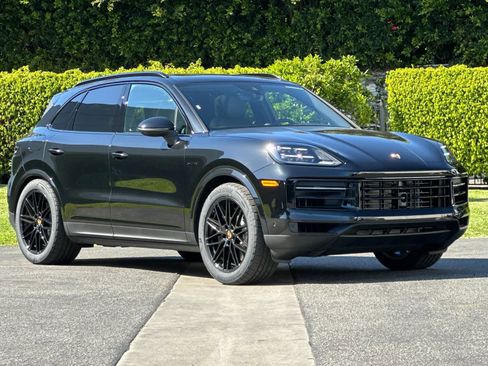New 2026 Porsche Cayenne S AWD/4WD image 10