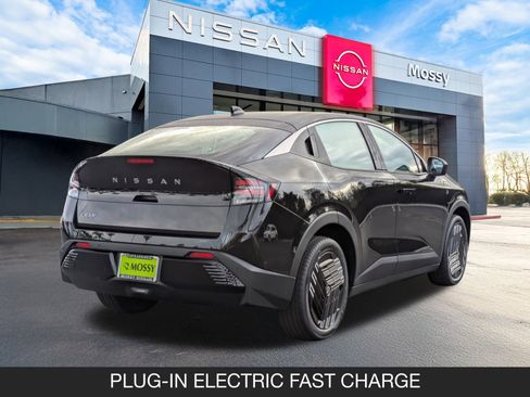 New 2026 Nissan Leaf image 8