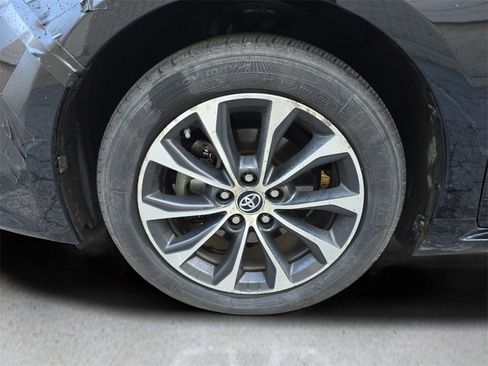 Used 2016 Toyota Avalon XLE Premium image 9