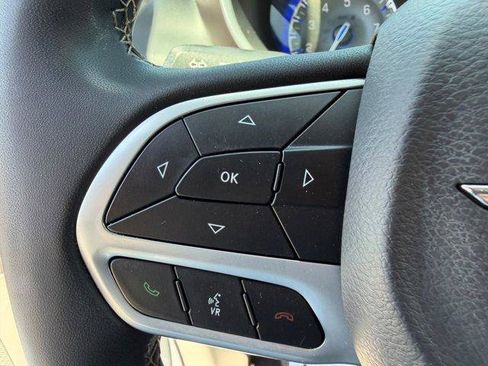 Used 2023 Chrysler Voyager LX FWD image 20