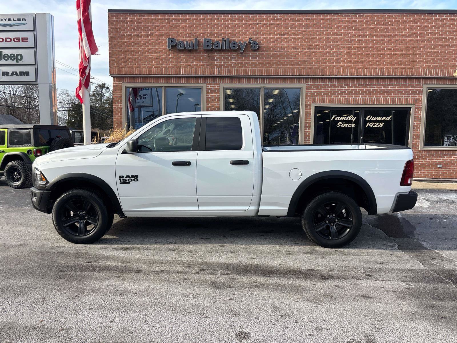 Used 2022 RAM 1500 Warlock AWD/4WD image 3