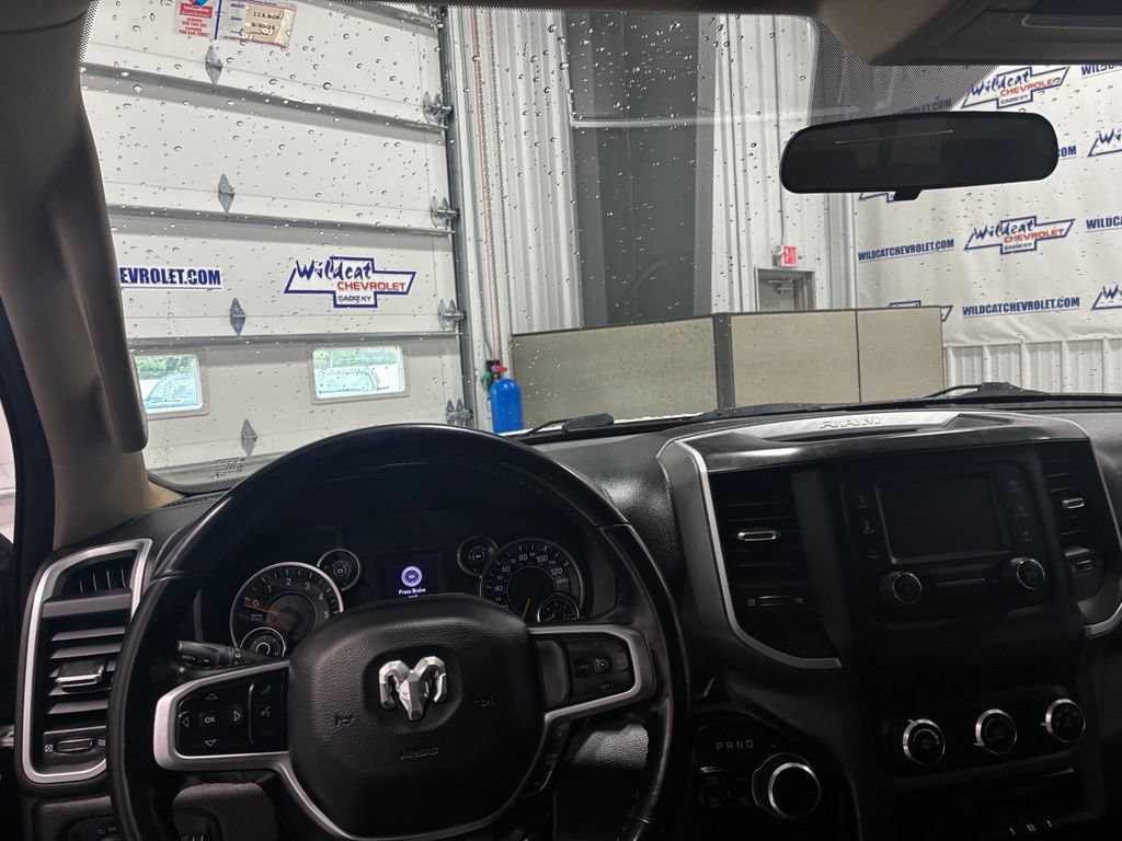 Used 2020 RAM 1500 Big Horn AWD/4WD image 2
