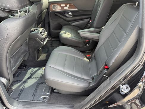 Certified 2025 Mercedes-Benz GLS 450 4MATIC image 11