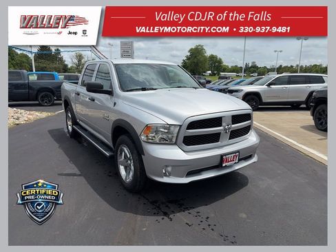 Used 2017 RAM 1500 Express AWD/4WD image 1