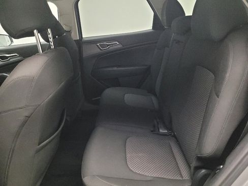 Used 2023 Kia Sportage LX image 18