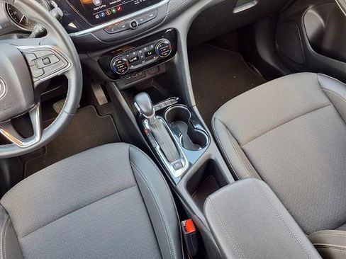 Used 2022 Buick Encore GX Select image 10