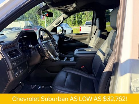 Used 2022 Chevrolet Suburban LT RWD image 6