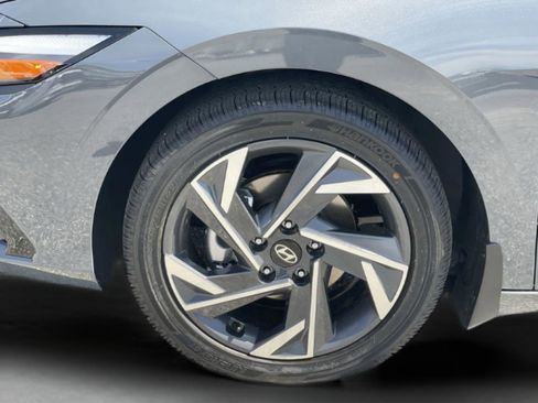 New 2026 Hyundai Elantra Limited FWD image 22