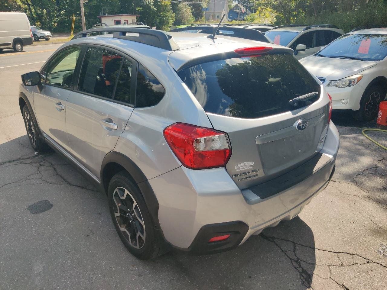 Used 2017 Subaru Crosstrek 2.0i Premium AWD/4WD image 4