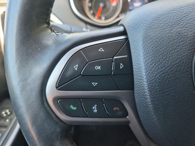 Used 2020 Jeep Cherokee Limited AWD/4WD image 15