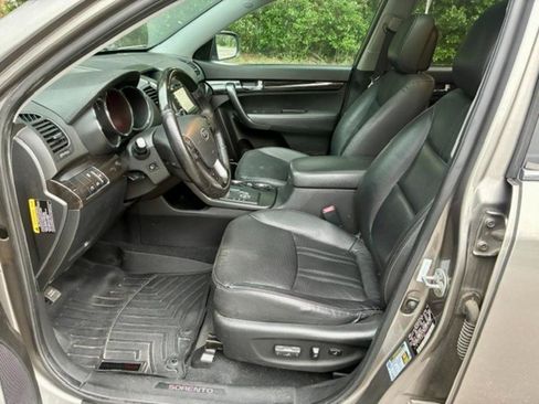 Used 2013 Kia Sorento SX w/ SX Premium Pkg FWD image 10