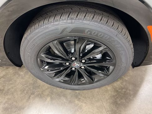 New 2025 Buick Envista Sport Touring w/ Convenience I Package image 18