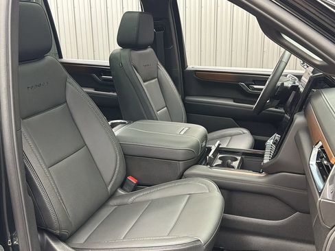 Used 2026 GMC Yukon XL Denali w/ Sun & Power Step Package AWD/4WD image 38