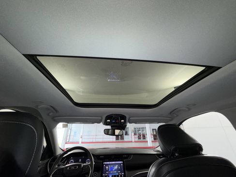 Used 2023 Jeep Grand Cherokee Limited image 24