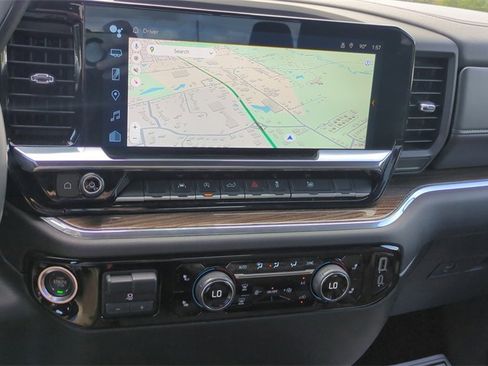 Used 2025 Chevrolet Silverado 1500 LT image 16