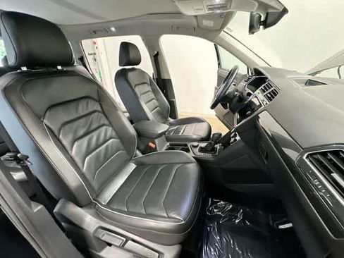 Used 2019 Volkswagen Tiguan SEL Premium AWD/4WD image 24