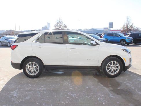 Used 2024 Chevrolet Equinox LT image 6