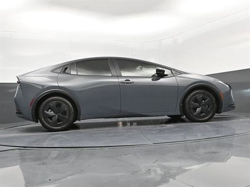 New 2026 Toyota Prius LE FWD image 33