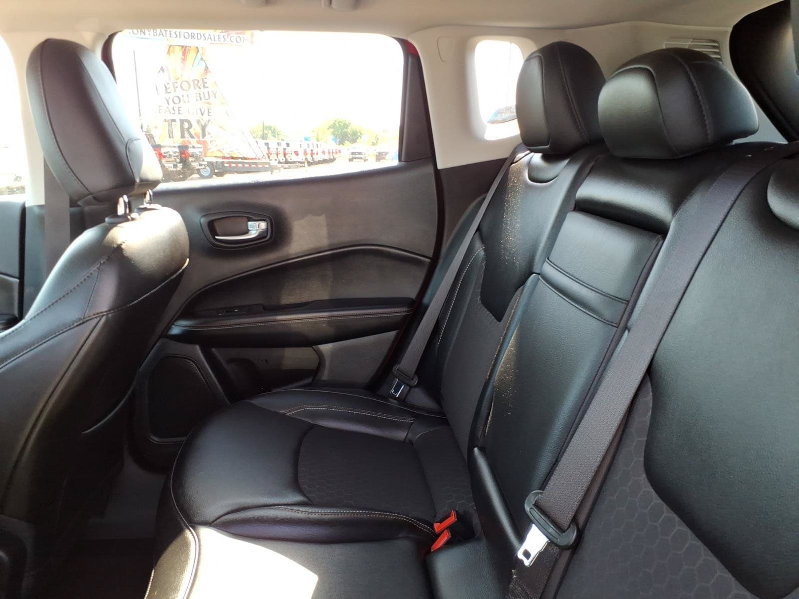 Used 2019 Jeep Compass Latitude FWD image 14