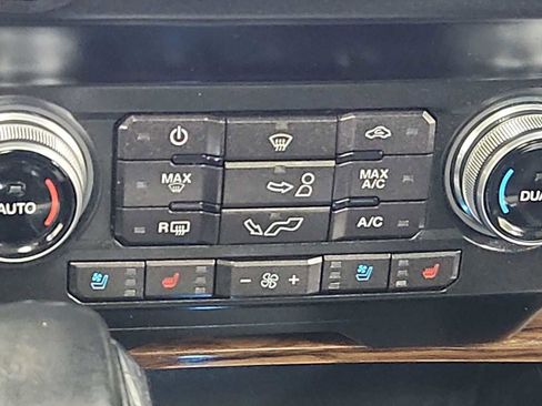 Used 2019 Ford F150 Lariat w/ Equipment Group 502A Luxury image 21