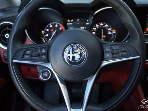 Used 2019 Alfa Romeo Stelvio Ti image 9