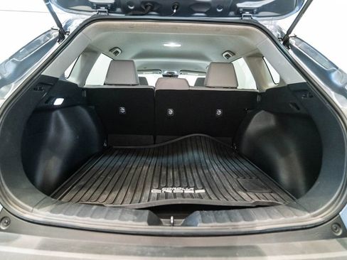 Certified 2023 Toyota Corolla Cross LE image 33