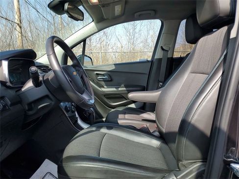Certified 2016 Chevrolet Trax LT w/ LT Convenience Package image 17