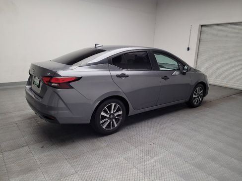 Used 2021 Nissan Versa SV FWD image 10