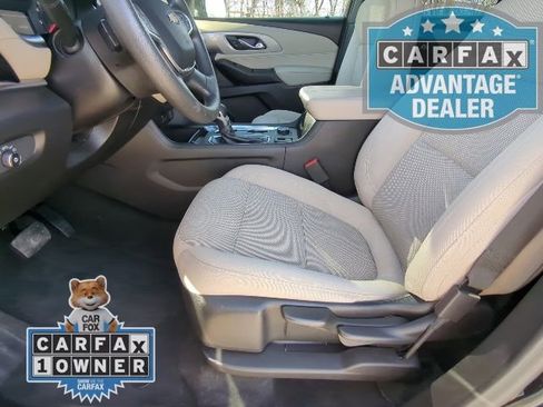 Used 2023 Chevrolet Traverse LS image 14