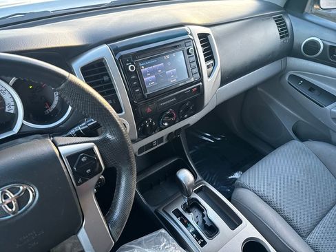 Used 2015 Toyota Tacoma 4x4 Access Cab V6 image 26