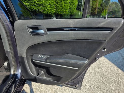 Used 2019 Chrysler 300 S RWD image 30