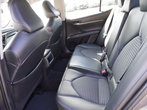 Used 2021 Toyota Camry SE FWD image 12