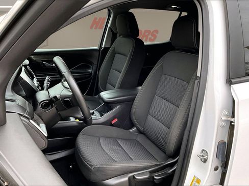 Used 2024 GMC Terrain SLE image 21